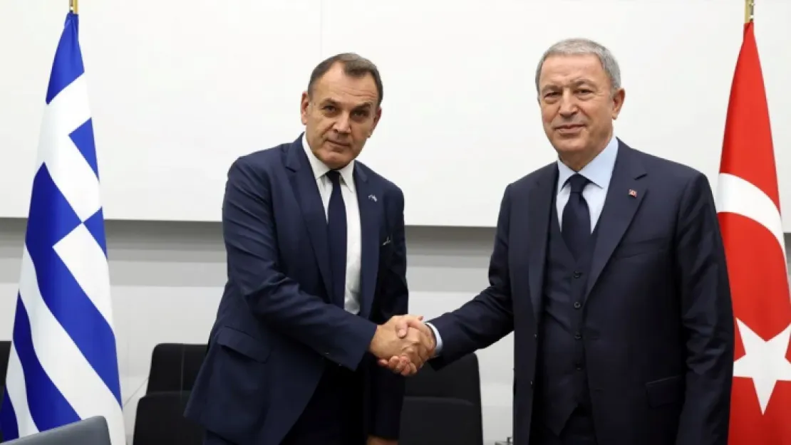 Akar, Yunanistan Savunma Bakanı ile görüştü