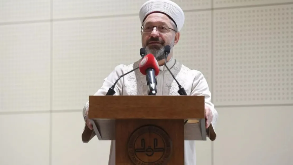 Ali Erbaş: Müslümanlar, imamesi kopan tespih taneleri gibi dağılmış vaziyette