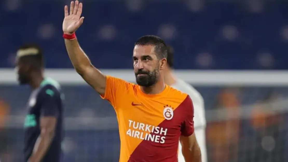 Arda Turan futbolu bıraktı