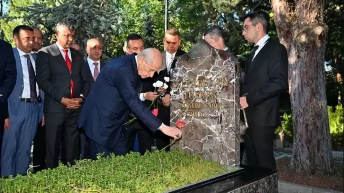 Bahçeli: Kaya gibiyiz bizde çatlama olmaz