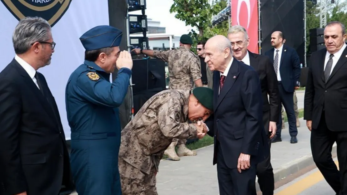 Bahçeli'nin fotoğrafına CHP'den tepki geldi