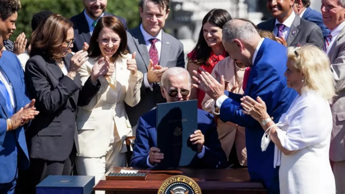 Biden, Finlandiya ve İsveç'in NATO'ya katılımını onayladı