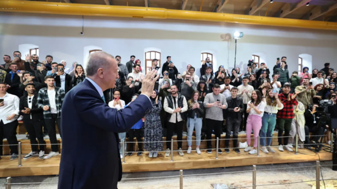 Cumhurbaşkanı Erdoğan gençlerle buluştu