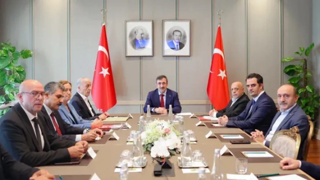 Cumhurbaşkanı Yardımcısı Yılmaz TÜRK-İŞ,  HAK-İŞ ve DİSK'le görüştü