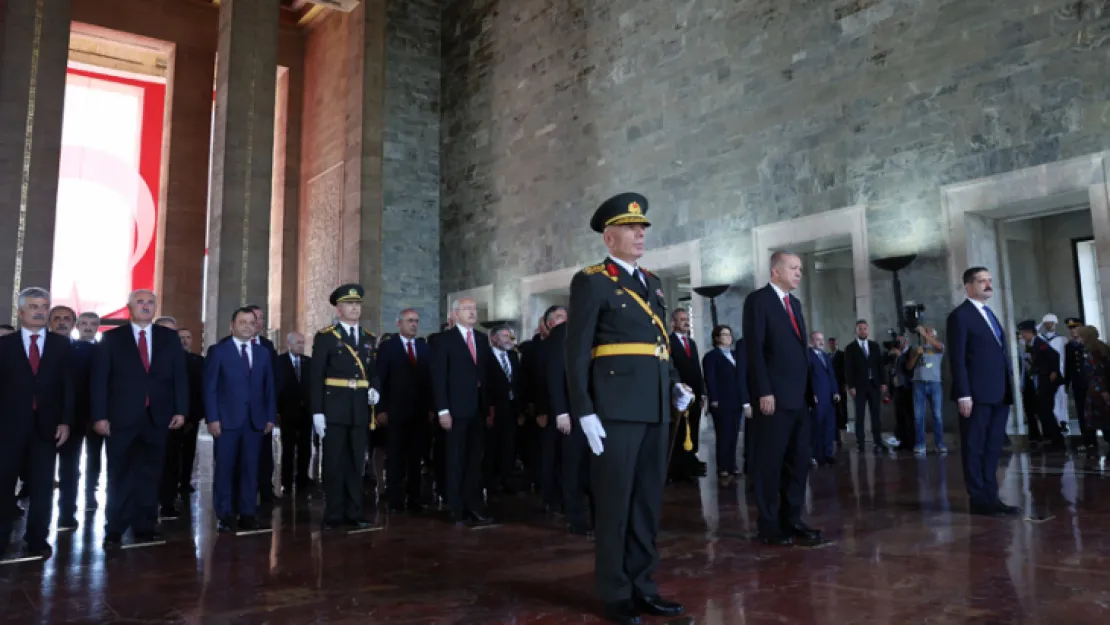 Devlet erkanı Anıtkabir'deydi