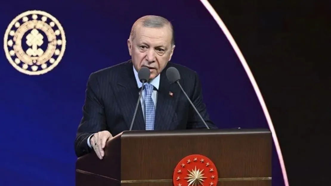 Erdoğan: Küreselleşme kültürel yozlaşmayı da beraberinde getirdi