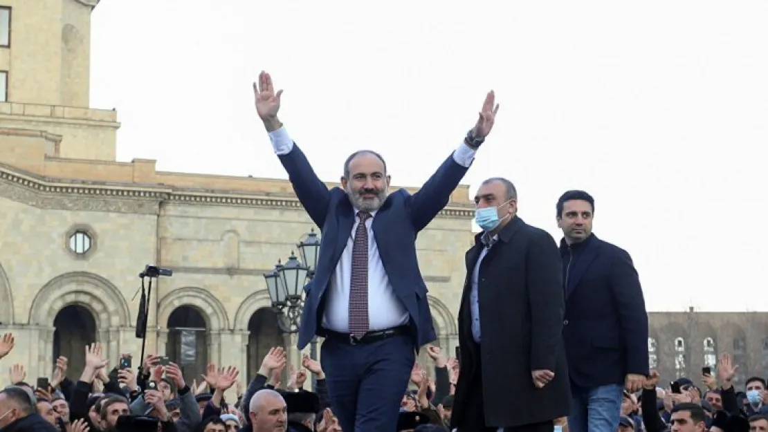 Haşin Ermenistan'dan Paşinyan'a