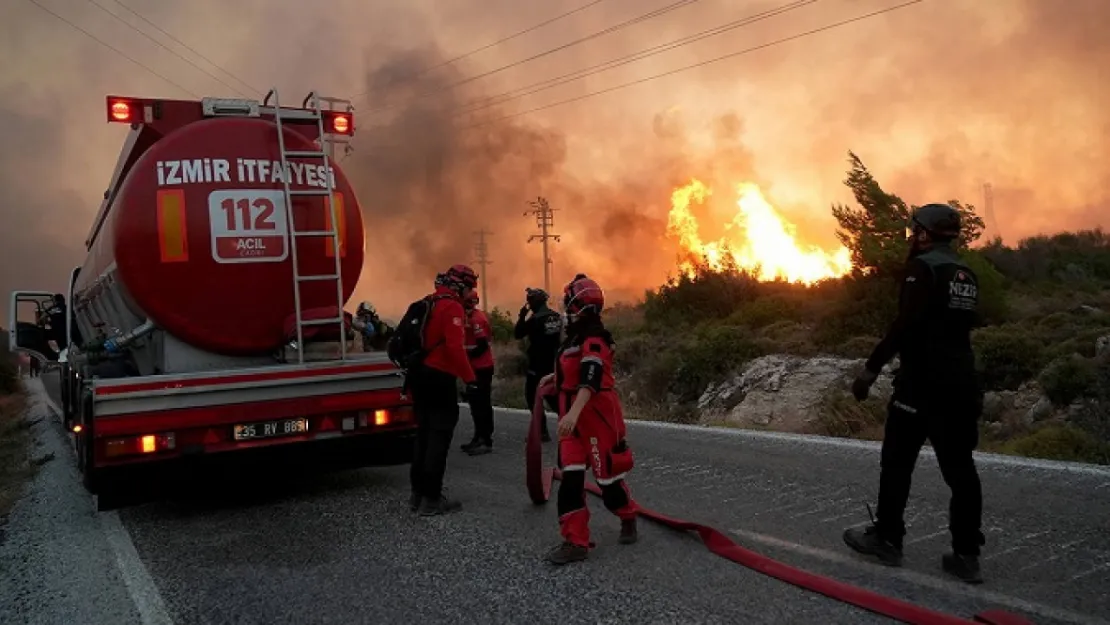 İzmir'deki orman yangınında bir kişi hayatını kaybetti