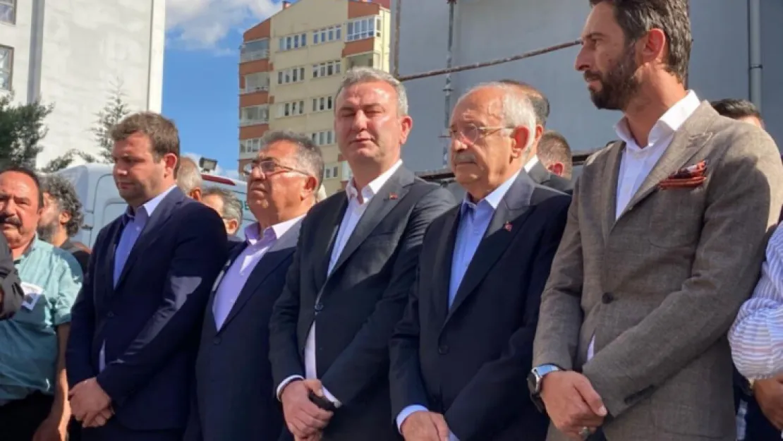 Kemal Kılıçdaroğlu dayısının cenaze törenine katıldı