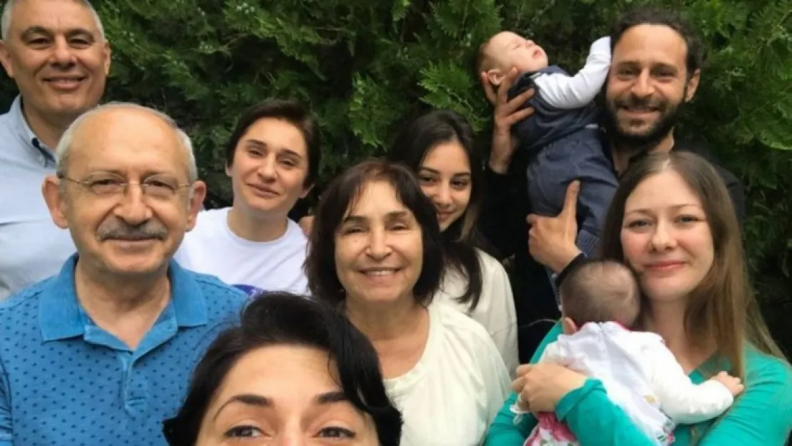 Kılıçdaroğlu'ndan aile fotoğraflı bayram mesajı