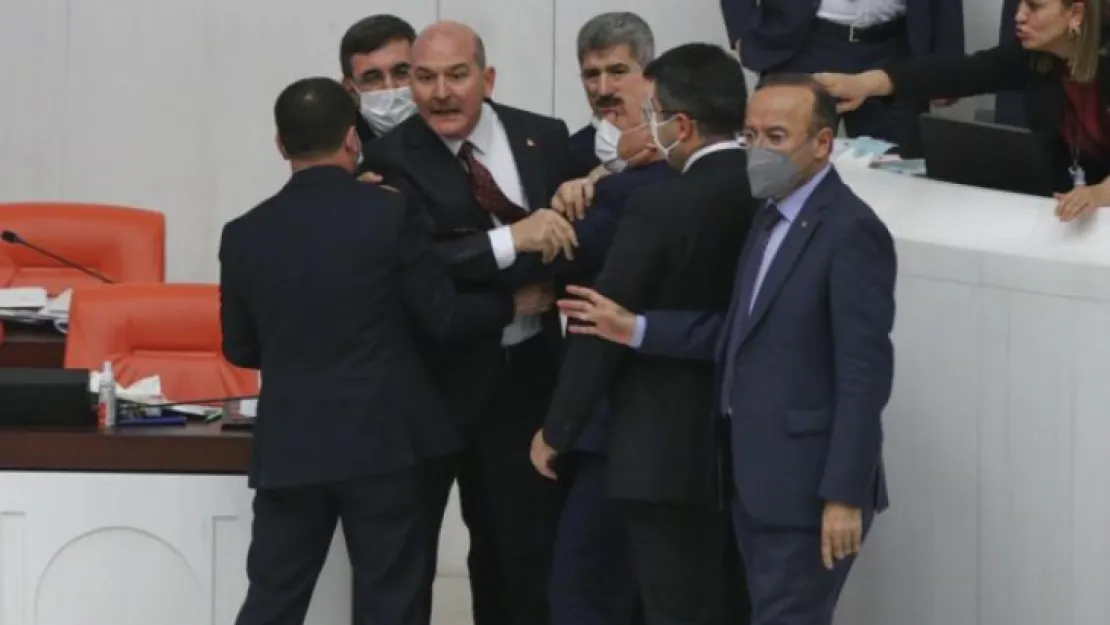 Meclis Genel Kurulu'nda gerilim