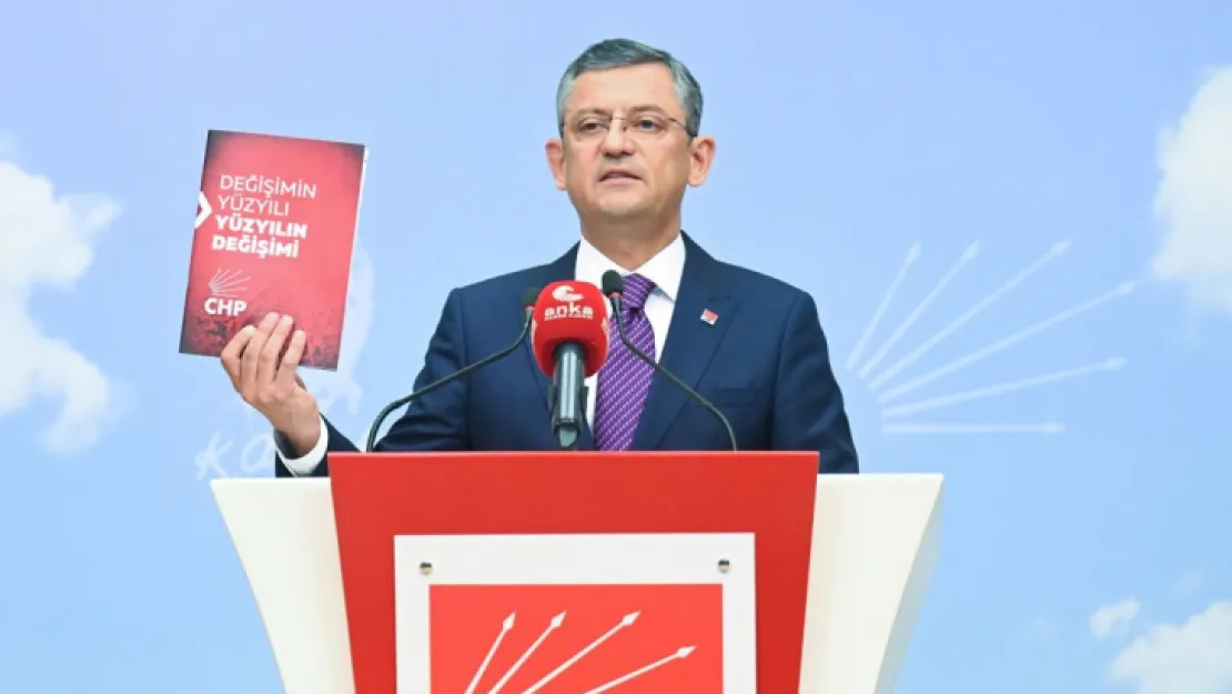 Özgür Özel CHP Genel Başkanlığı'na resmen aday oldu