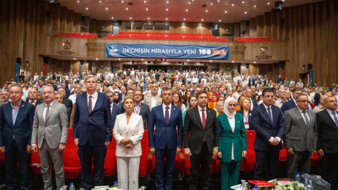 Özgür Özel: Tek başıma değilim yepyeni bir yola çıkıyoruz