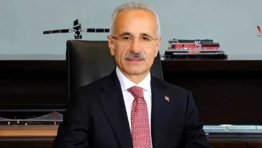 Uraloğlu: 16 yaş altı sosyal medyaya girmesin istiyoruz