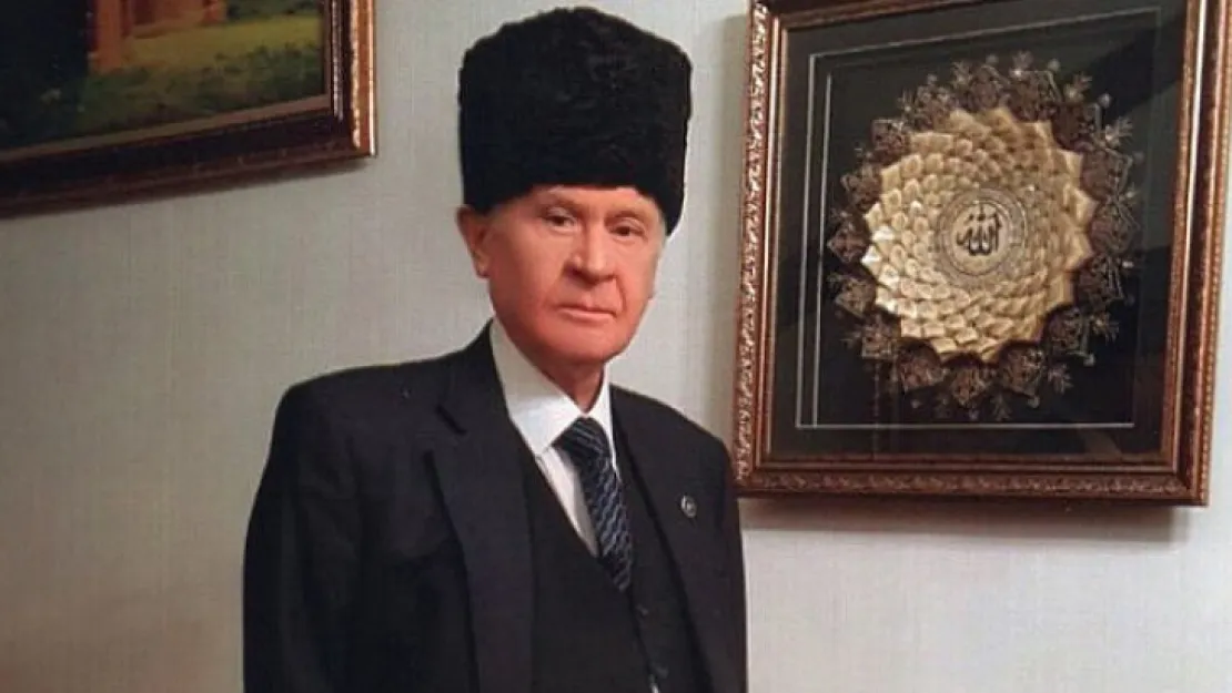Ya hıyanet ya hidayet, ya melanet ya da millet.'