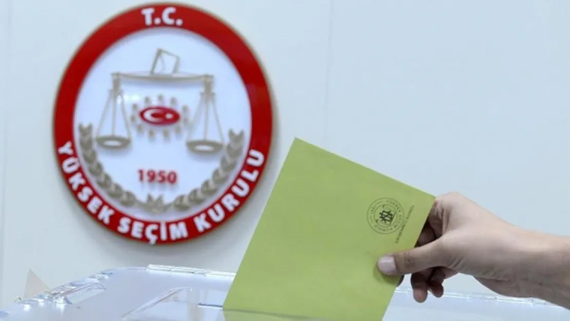 YSK üyeleri deprem bölgesinde inceleme yapıyor