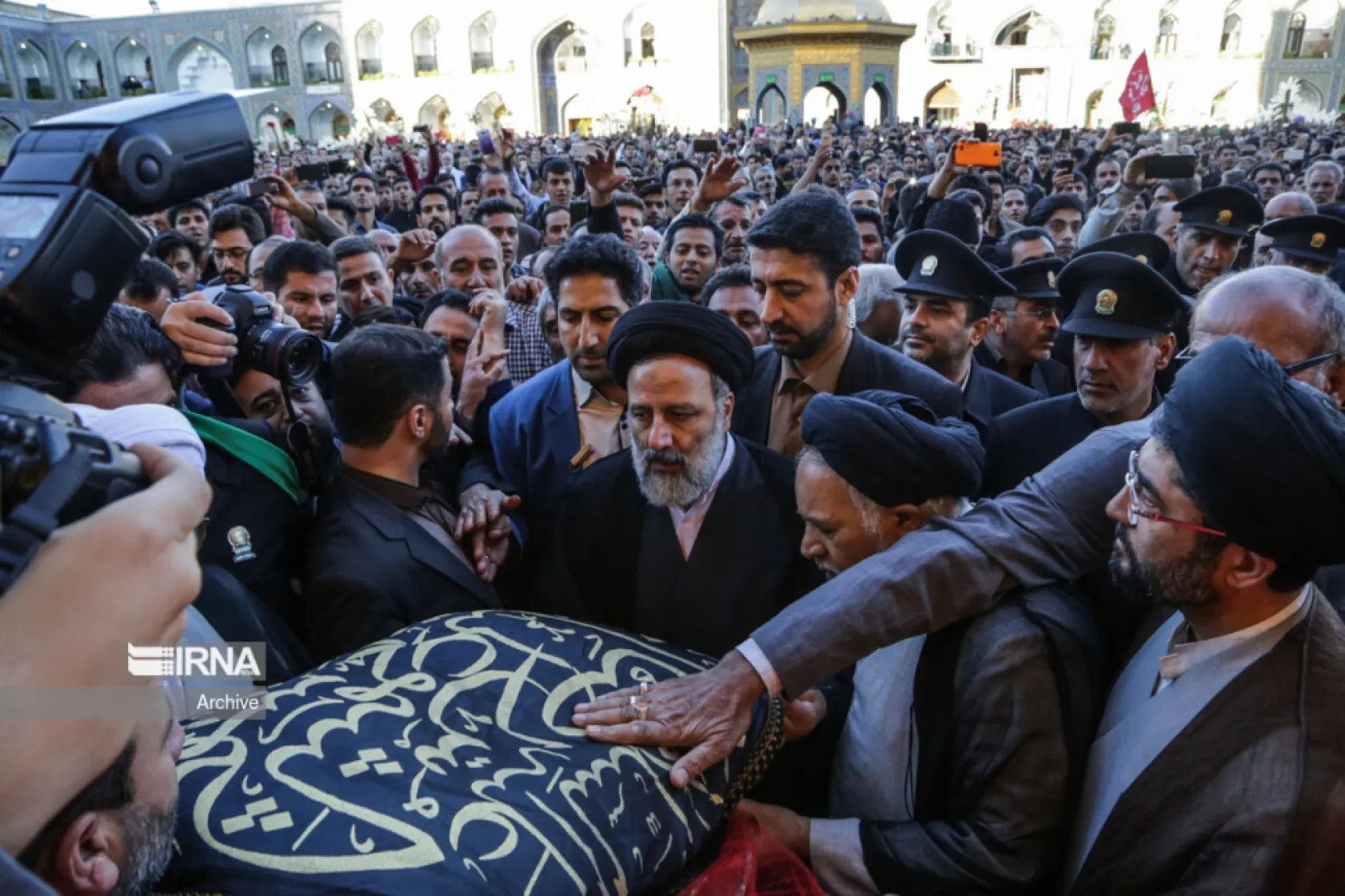 İran  İbrahim Reisi İçin Yasta