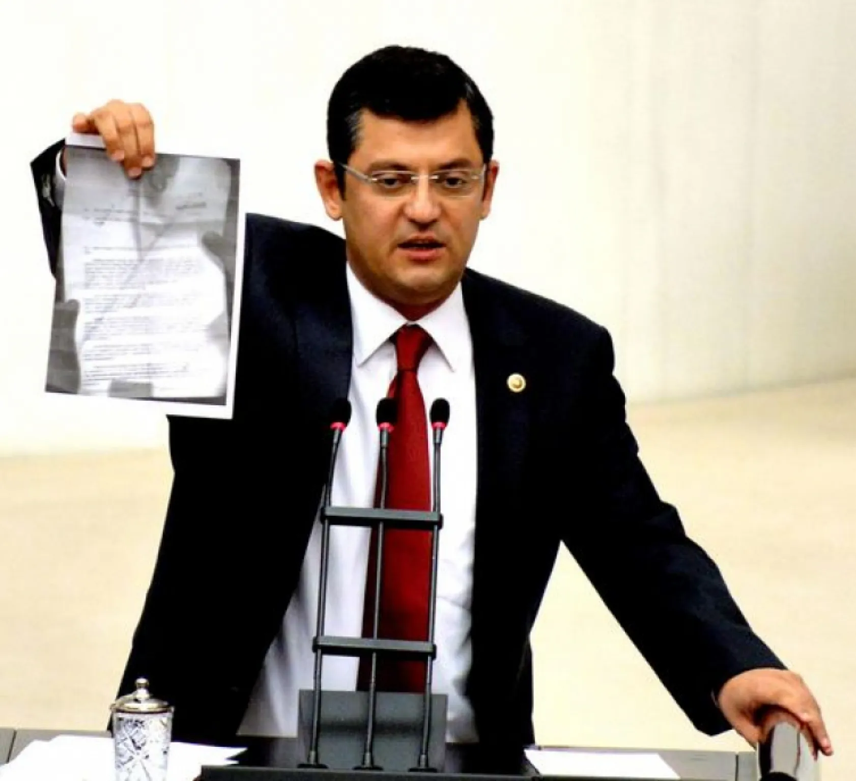 Dünden bugüne Özgür Özel