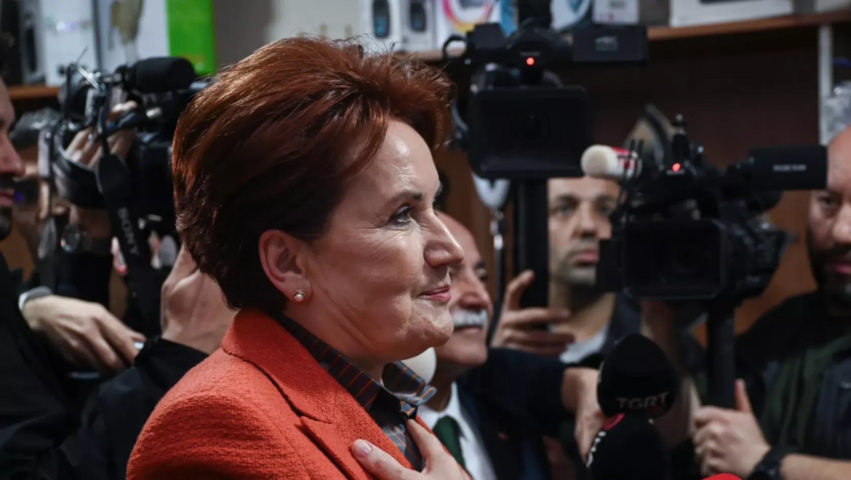 Akşener: CHP'nin bu jest isteme işleminden bıktım, usandım, midem bulanıyor artık