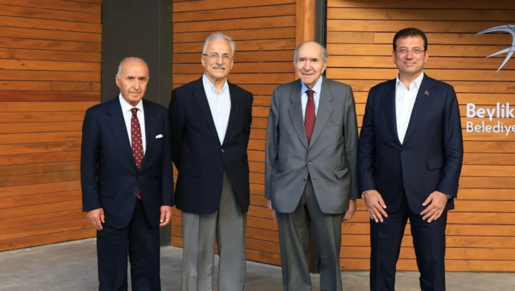 Ekrem İmamoğlu, eski CHP'li başkanlarla buluştu