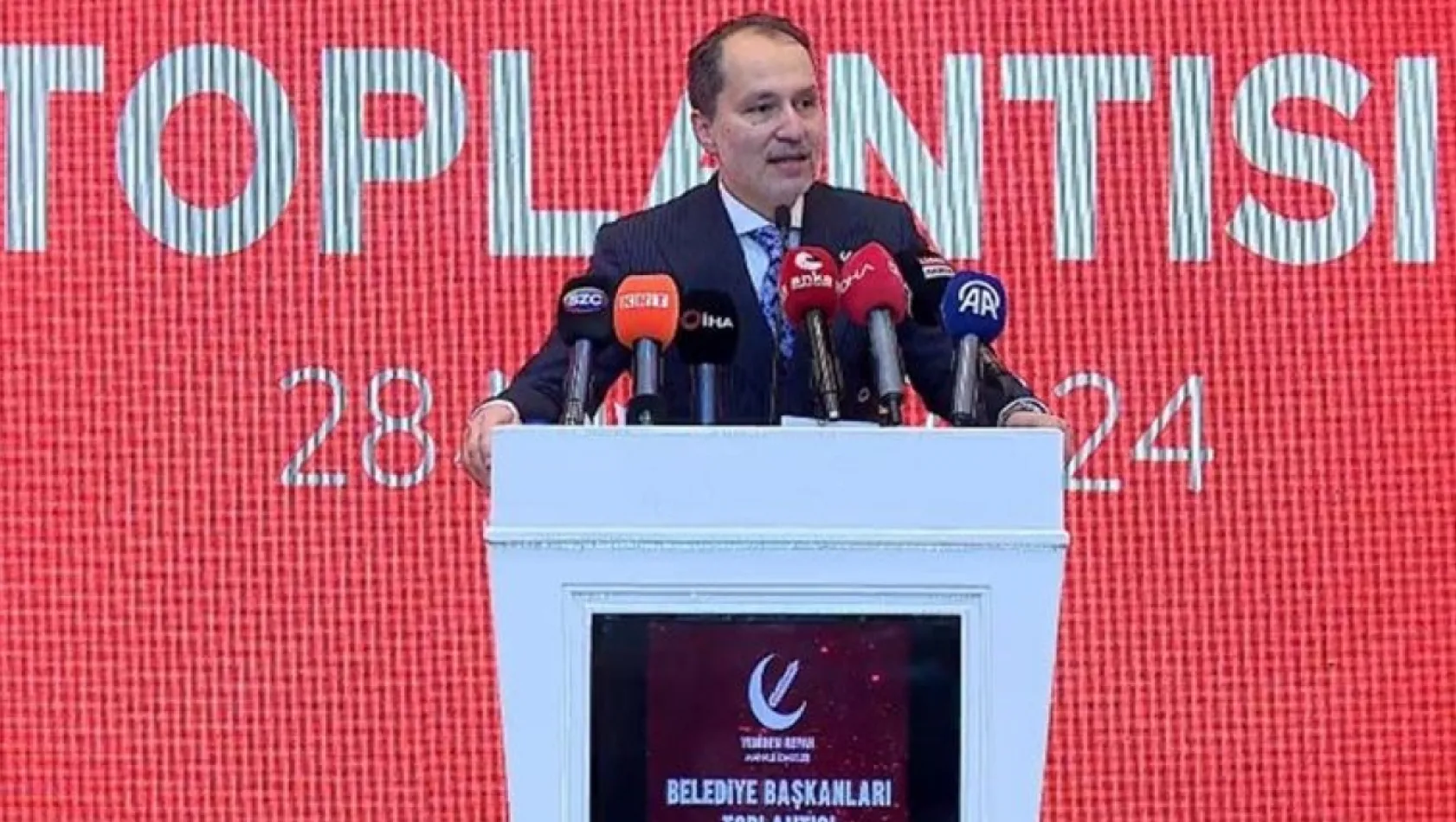 Fatih Erbakan Yeniden Refah'ı 'anahtar parti' ilan etti