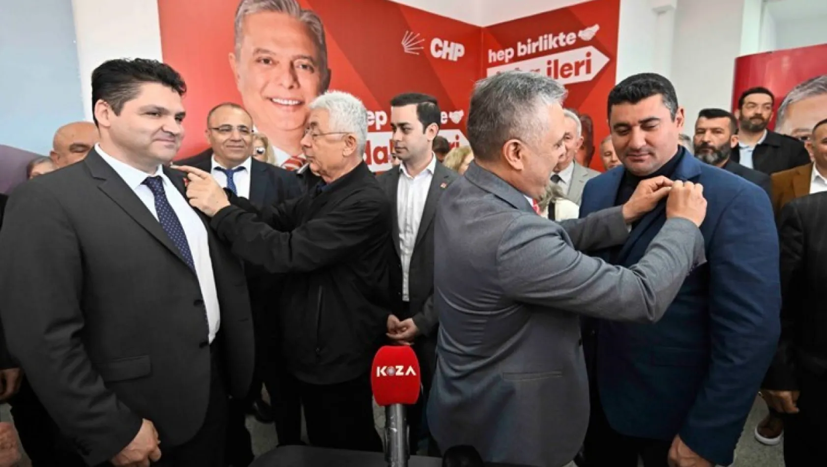 İYİ Parti'den istifa eden 150 kişi CHP'ye katıldı