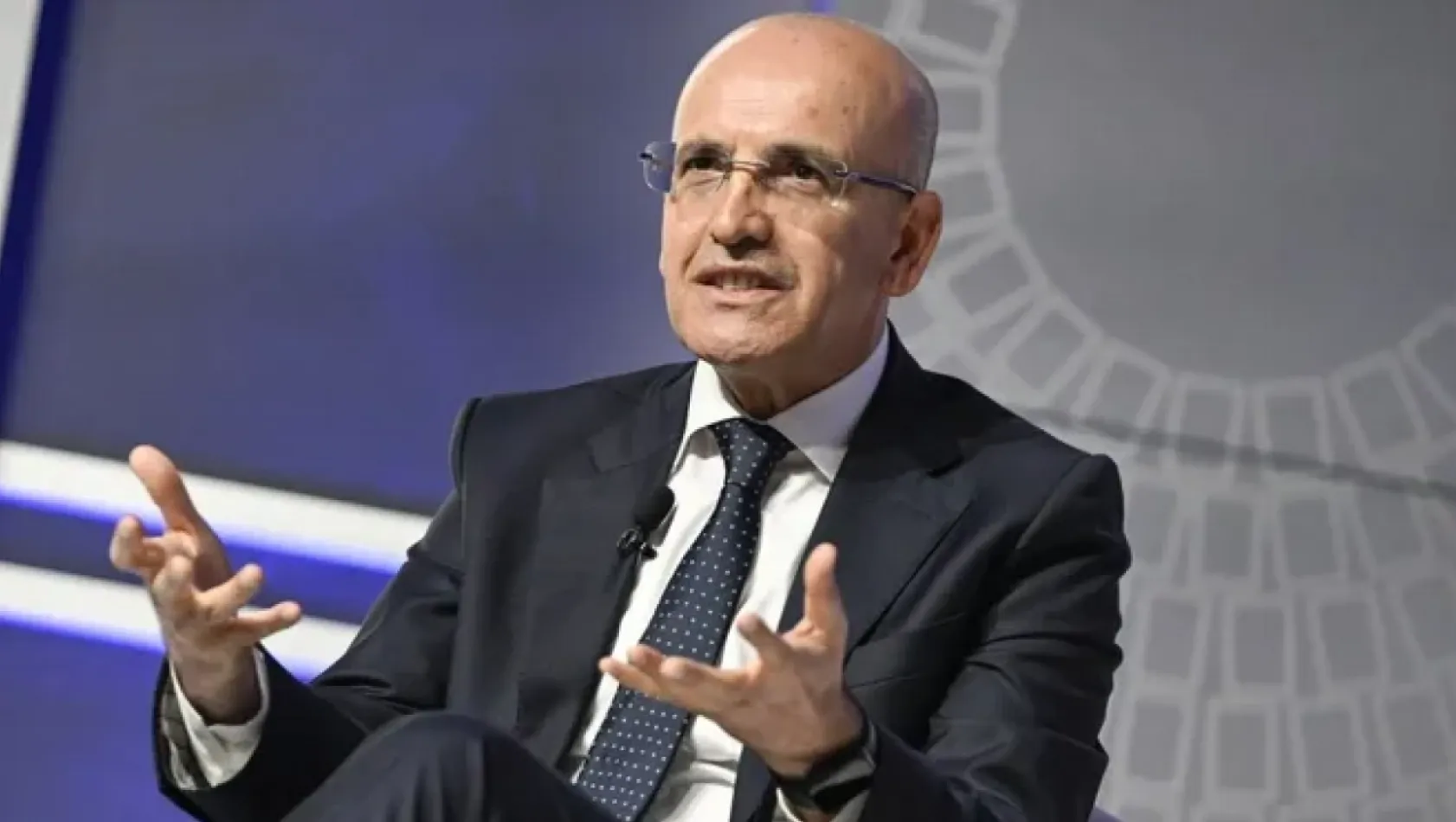 Mehmet Şimşek tartışma yaratan 'locals' kelimesi için açıklama yaptı!