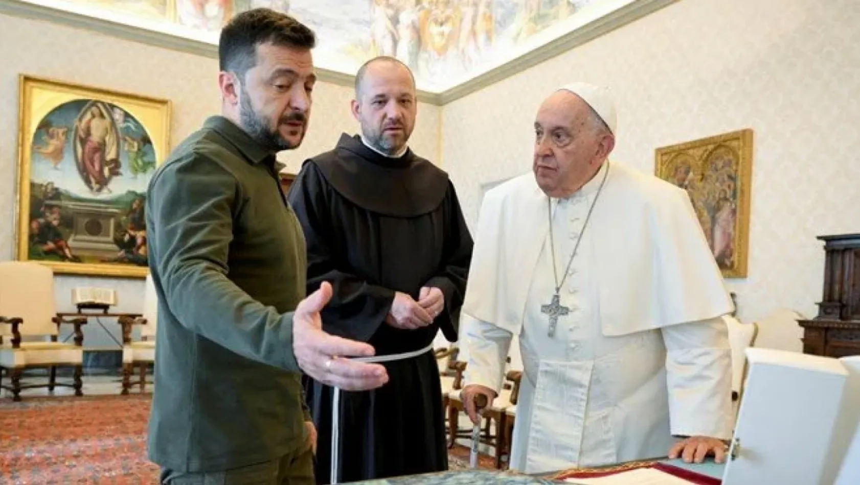 Zelenski, Papa Francis'ten yardım istedi