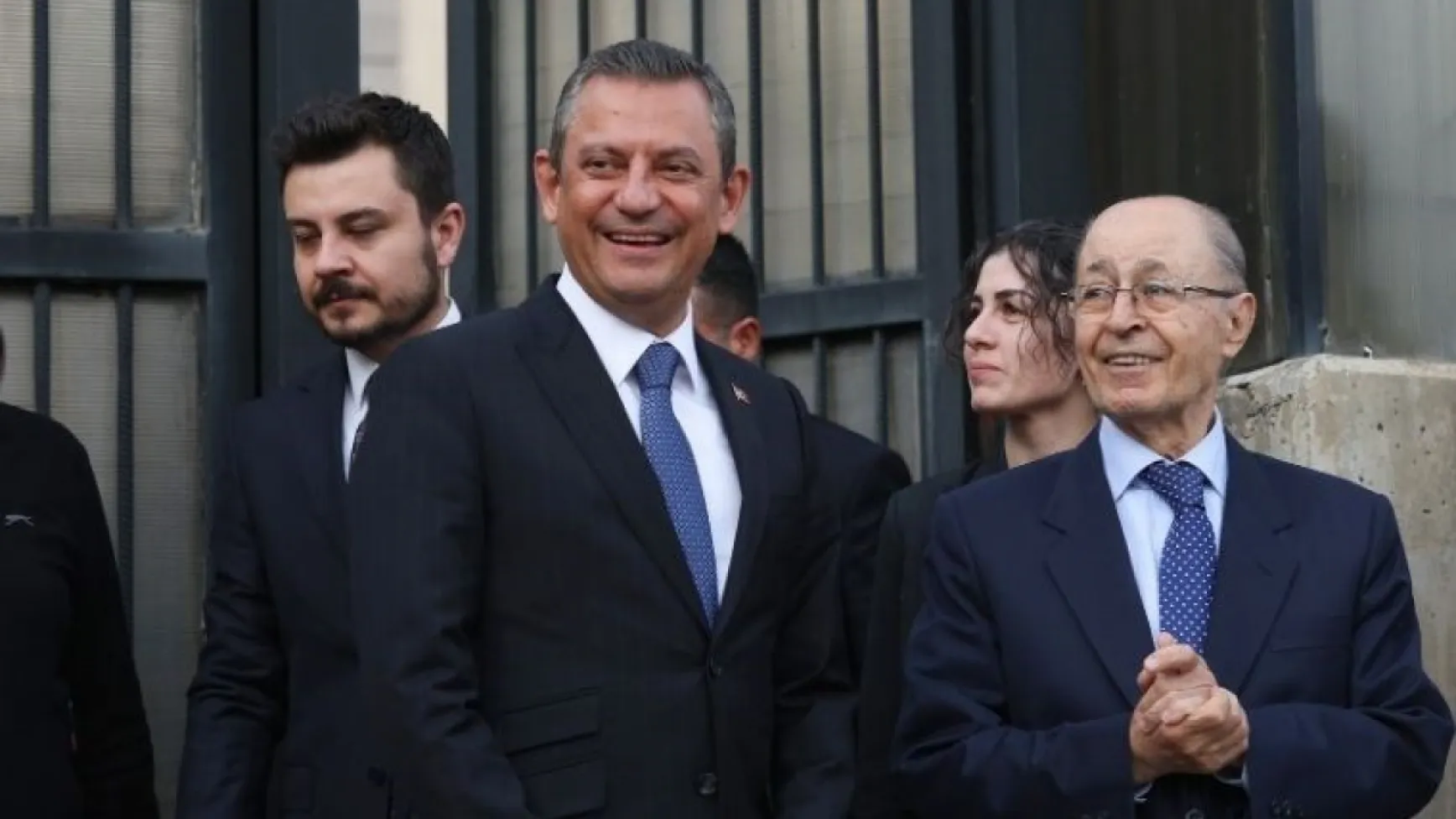 Özgür Özel 10. Cumhurbaşkanı Ahmet Necdet sezer'i ziyaret etti
