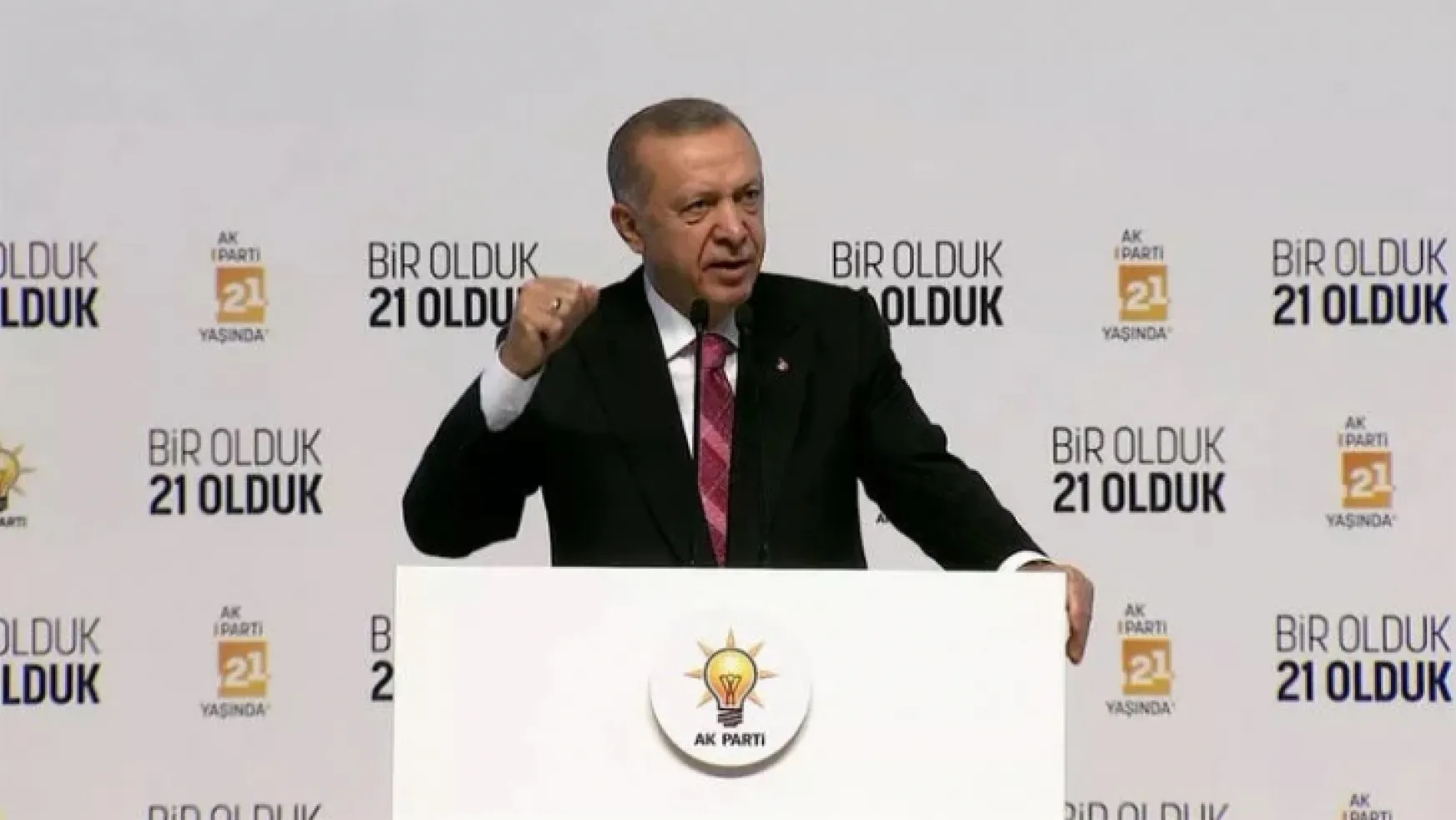 AK Parti 21 yaşında: Erdoğan: Millet sandığa gittiğinde hizmete bakacaktır