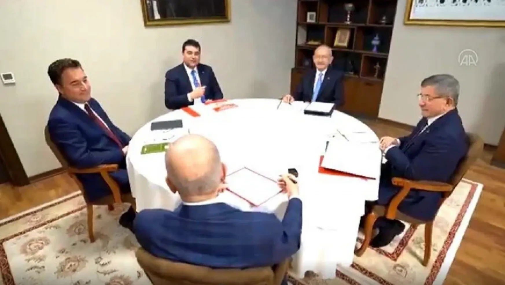 Beş parti lideri, bugün toplanıyor: Kılıçdaroğlu'nun adaylığının ilan edilmesi bekleniyor