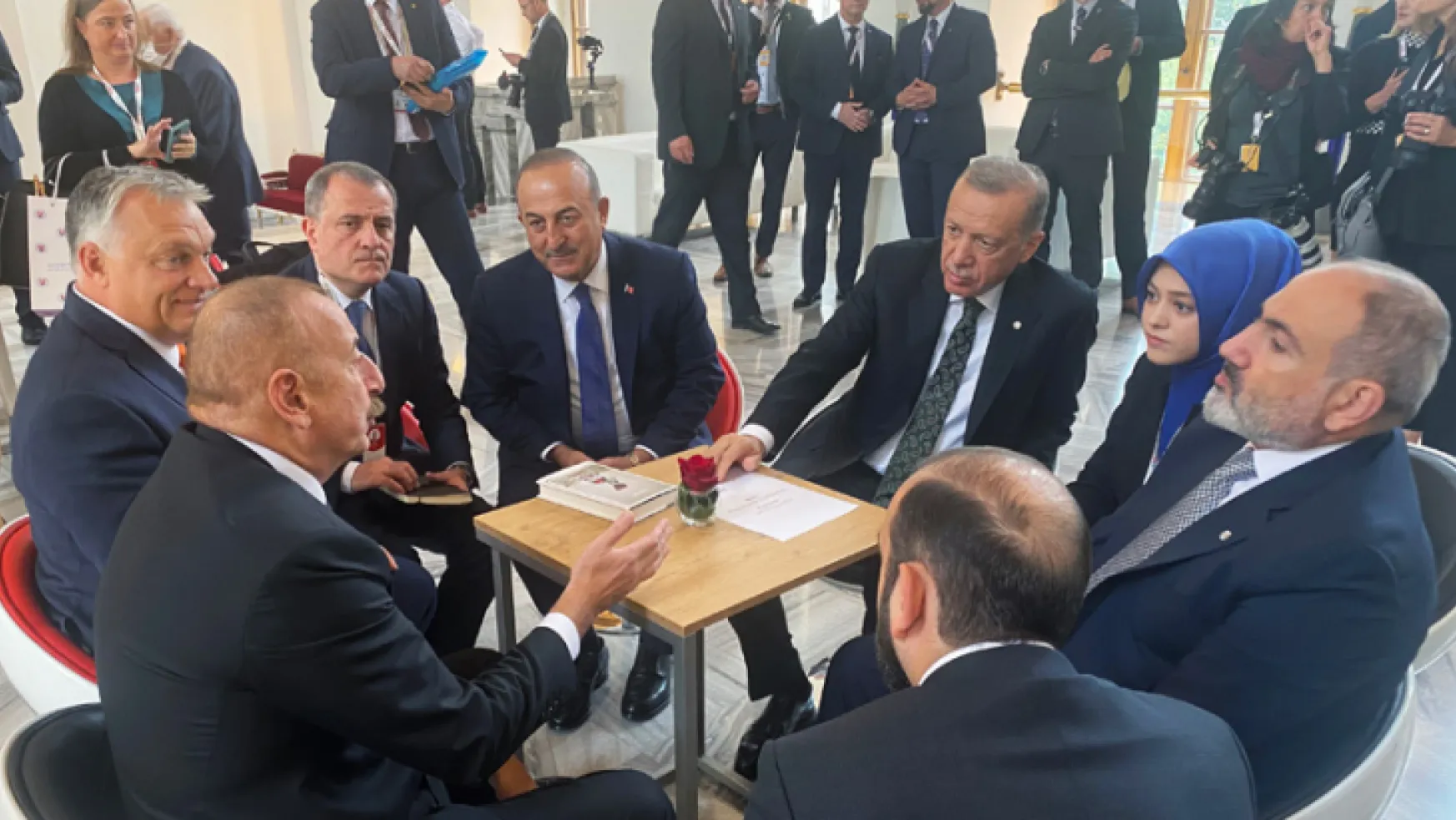 Cumhurbaşkanı Erdoğan, Aliyev ve Paşinyan ile bir araya geldi