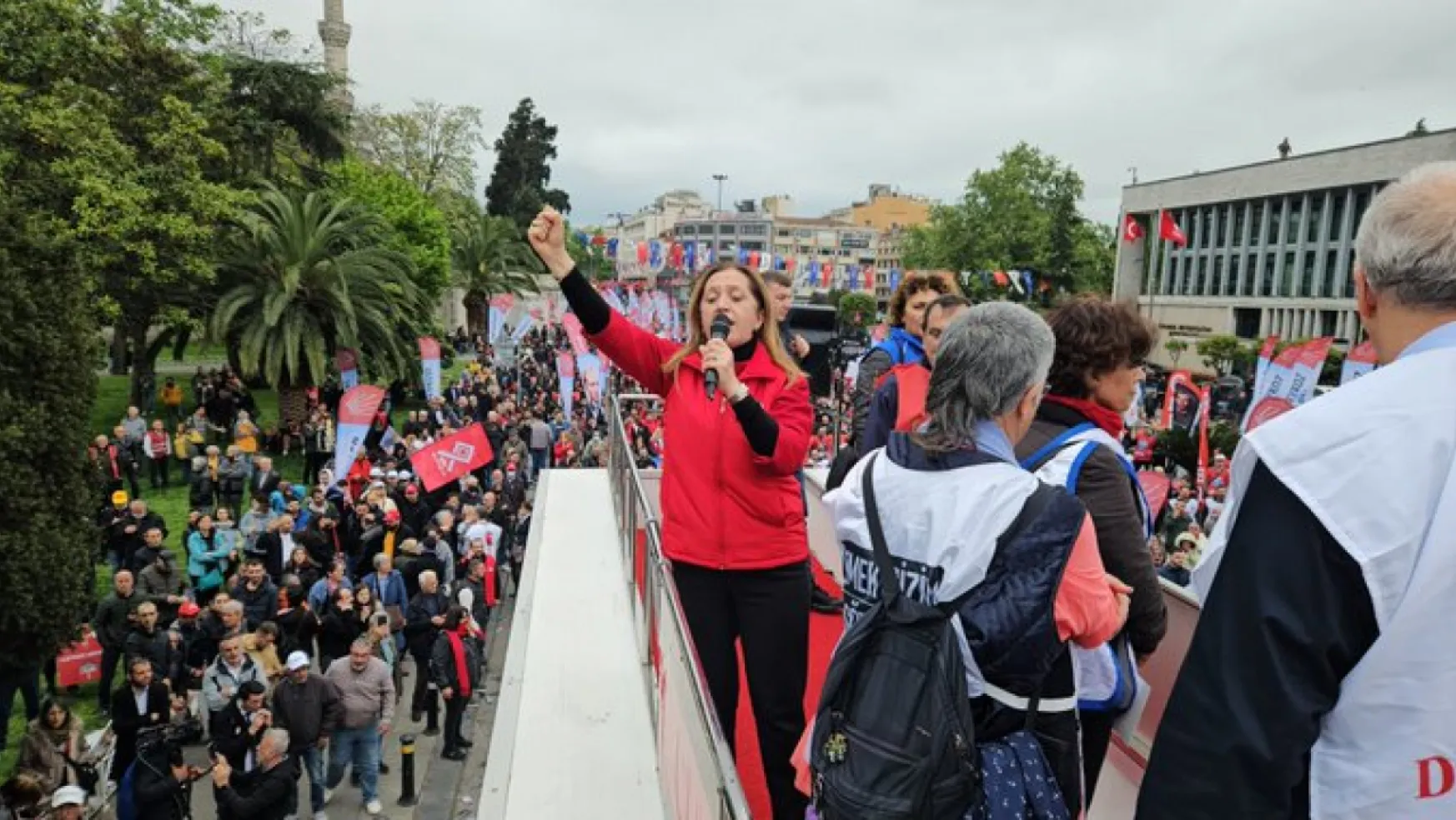 DİSK ve KESK Taksim'e yürümekten vazgeçti!