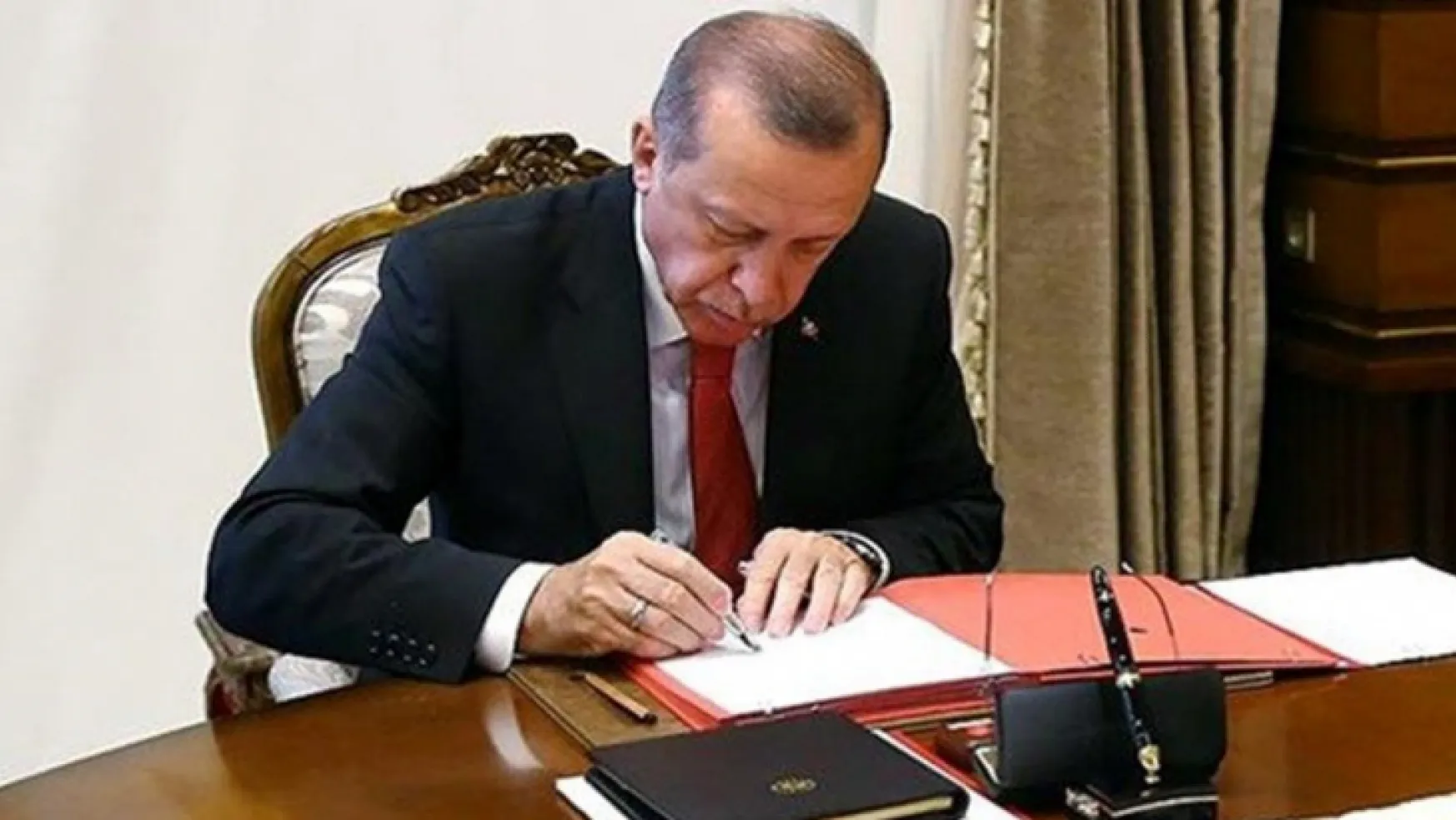 Erdoğan, 9 üniversiteye rektör atadıı