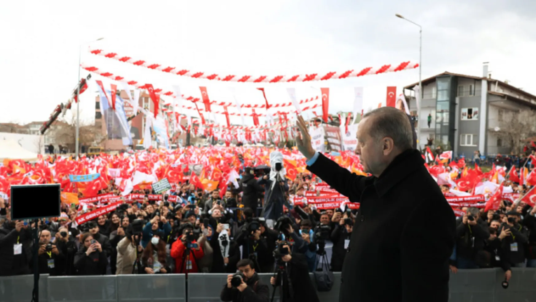 Erdoğan: Aday çıkartamayanlar bizim adaylığımıza çamur atıyor