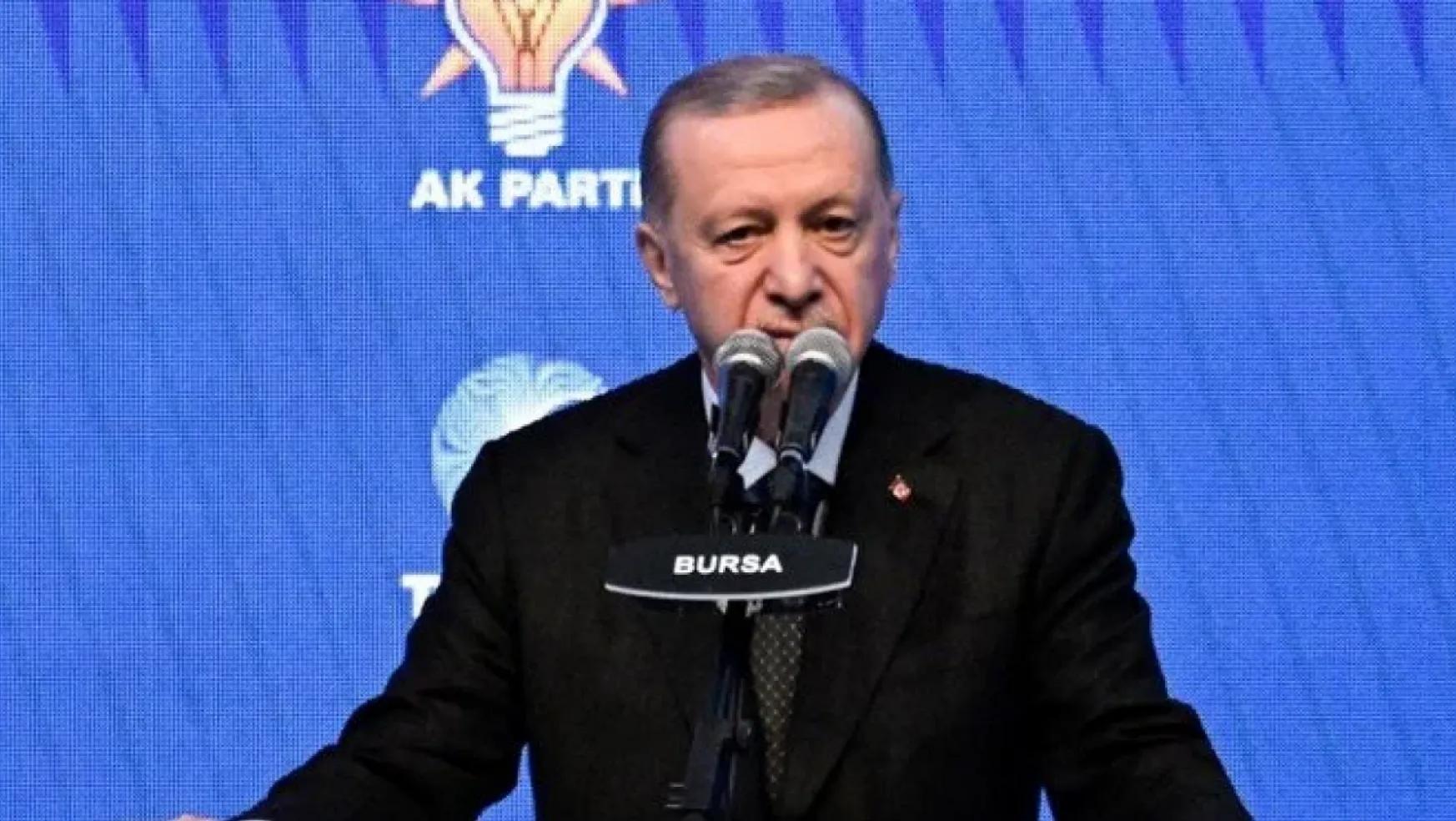 Erdoğan: CHP'de herkes bir köşeye yapışma derdinde