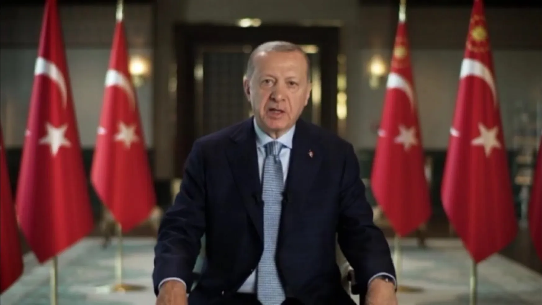 Erdoğan: Millet canı pahasına Cumhuriyet'e sahip çıktı