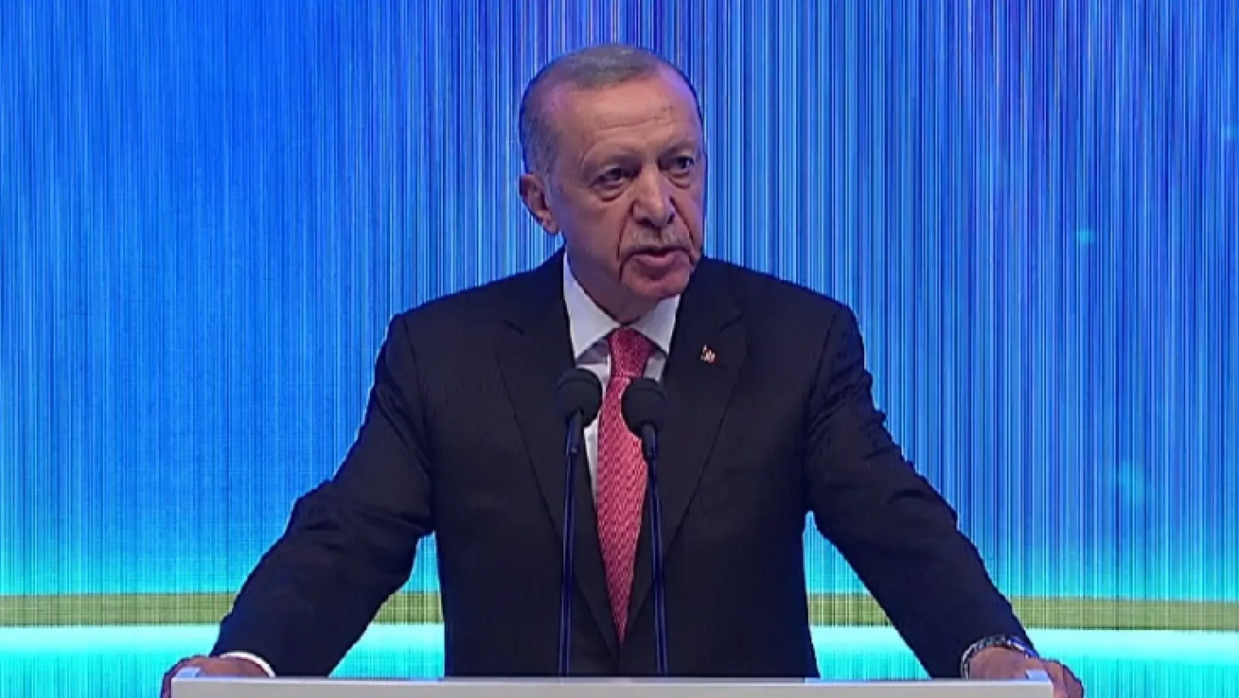 Erdoğan: Yeni Anayasa'yı seçimden sonra  gündeme taşıyacağız