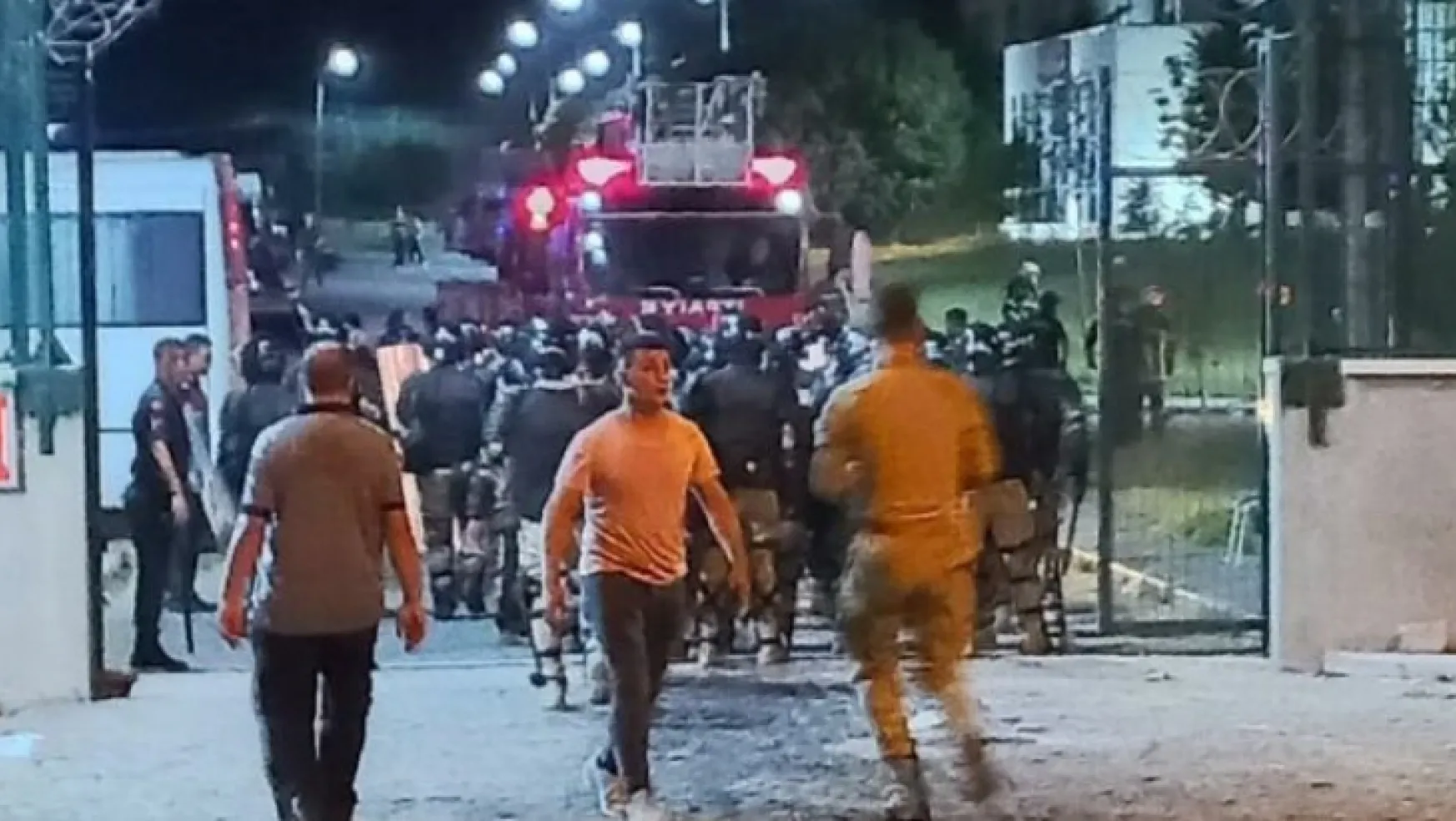 Kayseri'de sığınmacılar Geri Gönderme Merkezi'nde yangın çıkardı