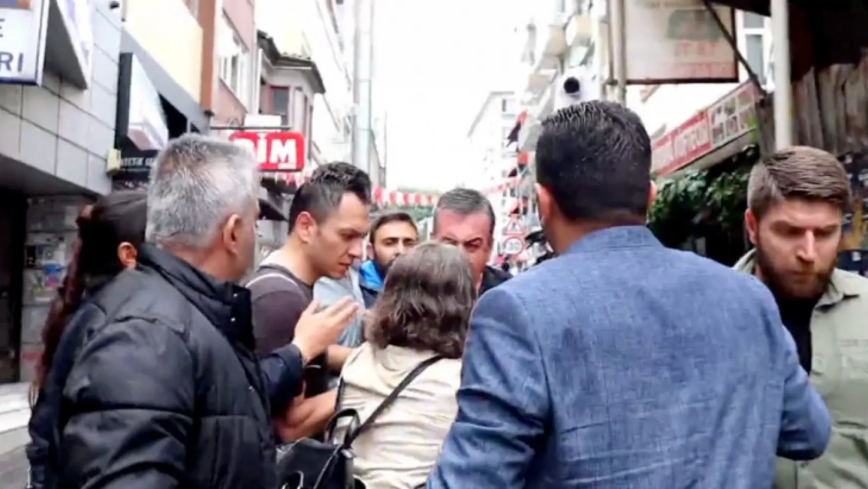 Öcalan'a destek yürüyüşünde HDP'li vekiller polisle tartıştı