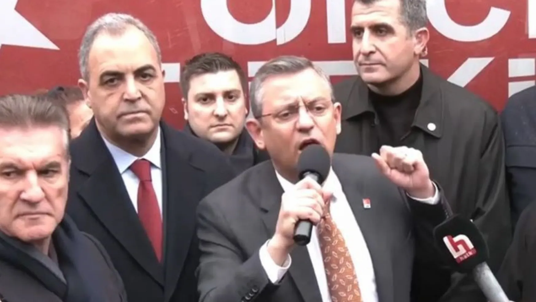 Özgür Özel: Erdoğan istemiyor diye DEM Parti ile ilişkimizi kesecek değiliz