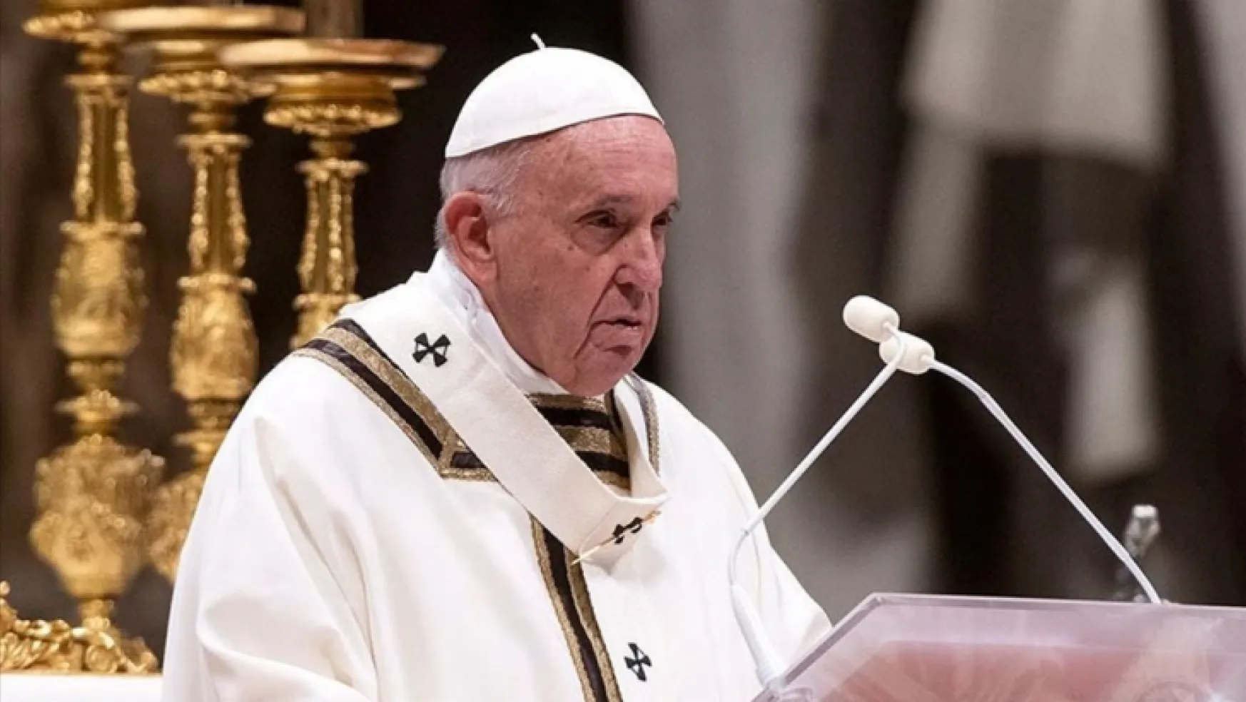 Papa'dan eşcinsel çiflere evlilik onayı