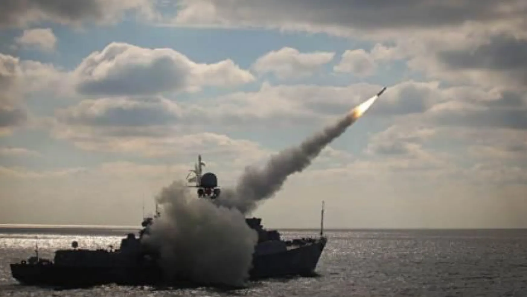 Rusya Tartus limanına savaş gemilerini konumlandırıyor