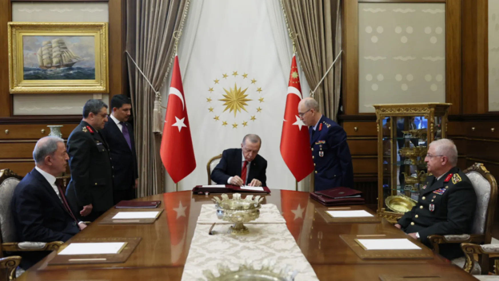 YAŞ kararları açıklandı! Genelkurmay Başkanı Güler'in görev süresi uzatıldı