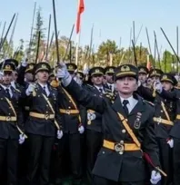 Kılıçla yemin eden teğmenler Yüksek Disiplin Kurulu!na sevk edildİ