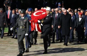 Devlet erkanı Ata'nın huzurunda