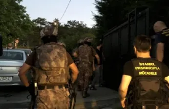 Uyuşturucu operasyonunda çatışma: Bir polis yaralı, saldırgan öldürüldü