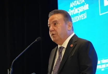 Muhittin Böcek hastaneye kaldırıldı