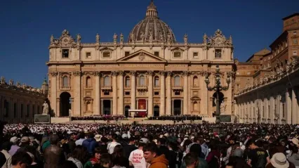 Papa Francis, son yolculuğuna uğurlanıyor