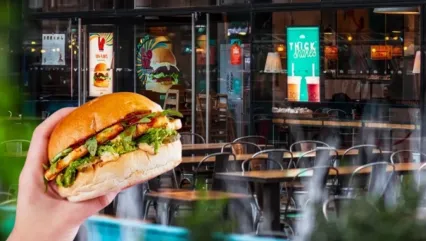 Ünlü fast food zinciri çöktü!